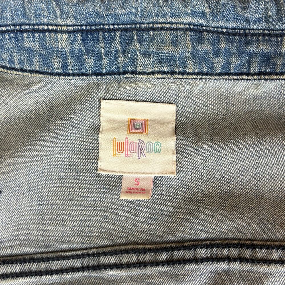 LuLaRoe Jaxon Jean Jacket Women Small Blue Floral Embroidered Denim Button Up - Picture 12 of 13